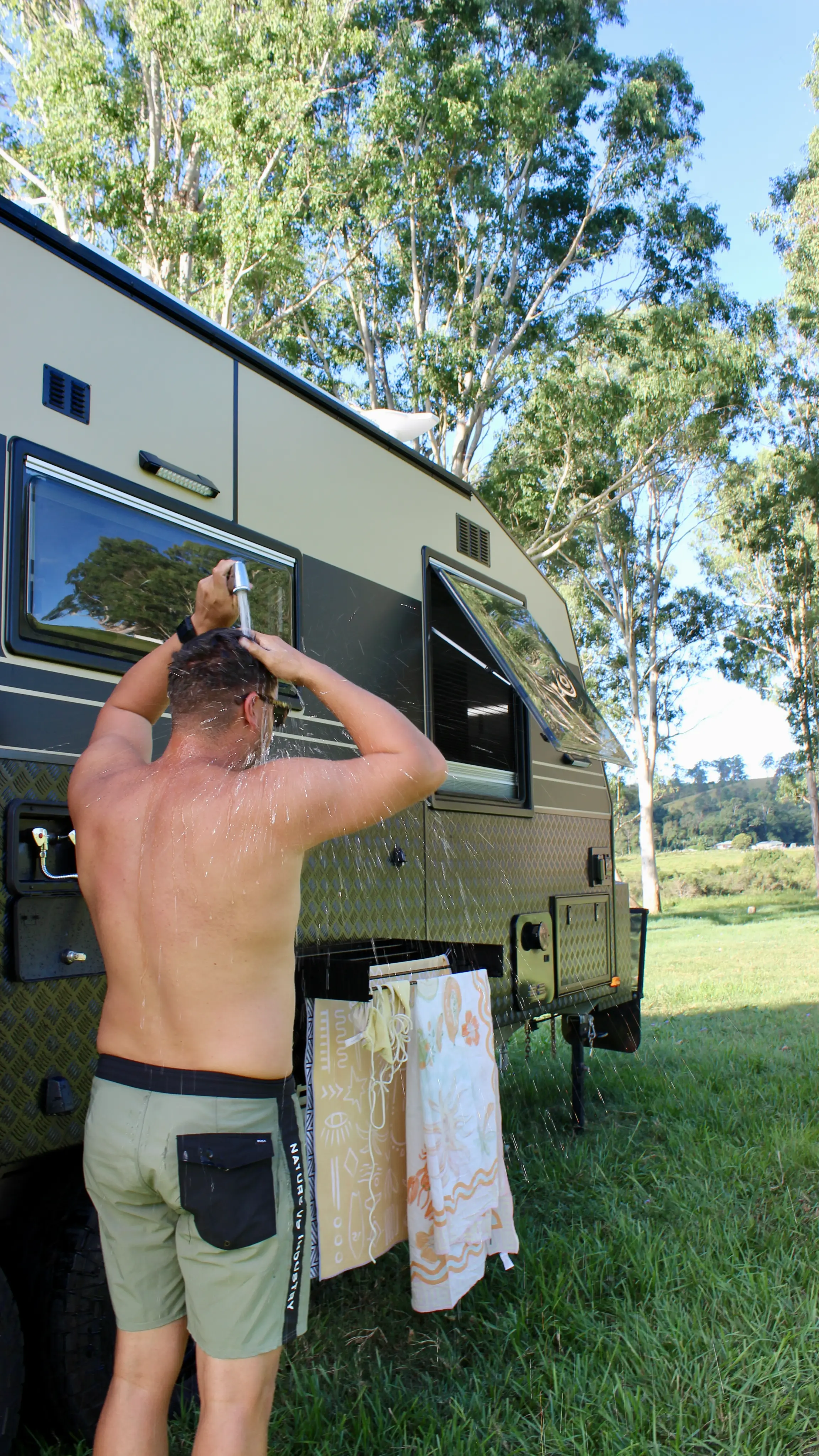 Foldable Caravan Mounted Drying Rack from Vendline